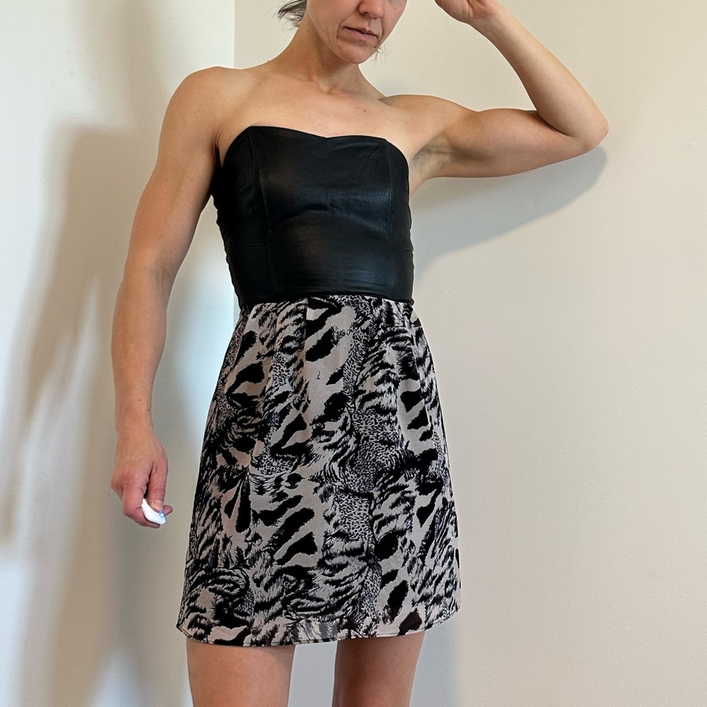 Gentle Fawn Strapless Black and Gray Wild Cat Dress